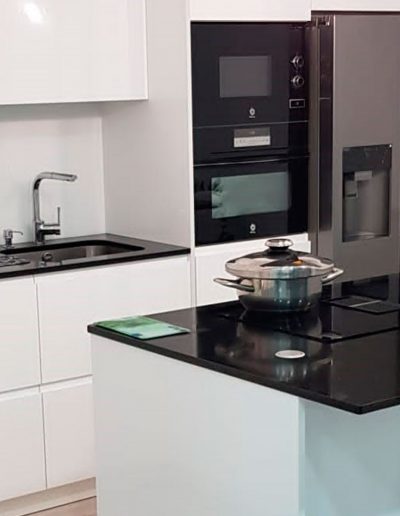 Ambiente con puerta Bérgamo Blanco mate