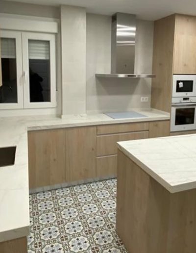 Ambiente con puerta ecológica Roble Oak D72